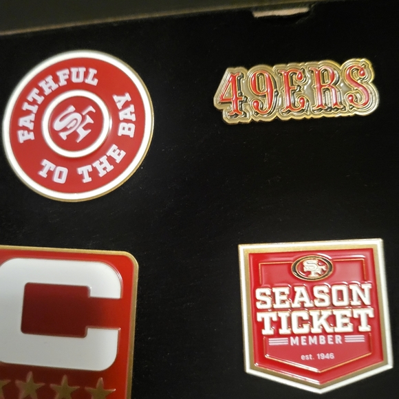 Vintage 49ers lapel pin set - Picture 4 of 6